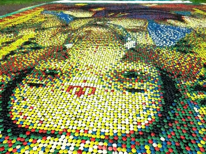 पवई मधील समाजसेवक चंदन चित्तरंजन शर्मा यांच्या प्रयत्नाने हे पोर्ट्रेट साकारण्यात आहे.