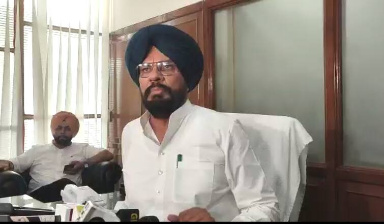 Now Captain Amarinder Singh's turn? Action may be taken in the agricultural machinery scam, know what Agriculture Minister Kuldeep Dhaliwal said ਹੁਣ ਕੈਪਟਨ ਅਮਰਿੰਦਰ ਸਿੰਘ ਦੀ ਵਾਰੀ? ਖੇਤੀ ਮਸ਼ੀਨਰੀ ਘੁਟਾਲੇ 'ਚ ਹੋ ਸਕਦੀ ਕਾਰਵਾਈ, ਜਾਣੋ ਕੀ ਬੋਲੇ ਖੇਤੀ ਮੰਤਰੀ ਕੁਲਦੀਪ ਧਾਲੀਵਾਲ