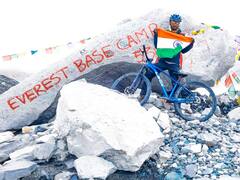 Gorakhpur News: गोरखपुर के माउंटेनियर ने बनाया अनोखा रिकॉर्ड, एवरेस्‍ट बेस कैम्‍प पर साइकिल से चढ़ाई कर फहराया तिरंगा