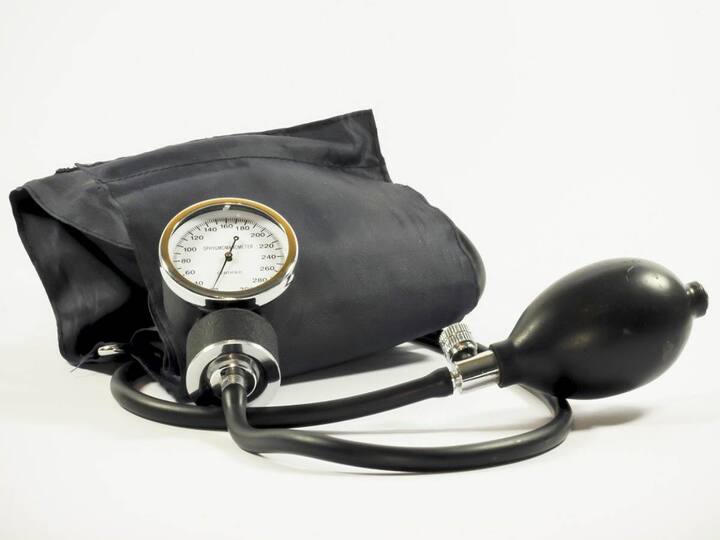 These are the reasons for low blood pressure, care should be taken Hypotension: లో-బీపీతో కళ్లు తిరుగుతున్నాయా? కారణాలివే, ఈ జాగ్రత్తలు పాటించండి