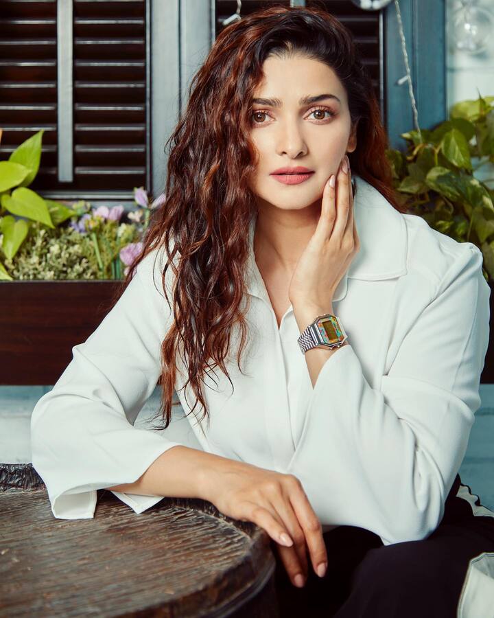 प्राची देसाई (Prachi Desai)- ‘झलक दिखला जा सीजन 2’ को श्यामक डावर, उर्मिला मातोंडकर और जीतेंद्र ने जज किया था, जबकि मोना सिंह और रोहित रॉय ने इसे होस्ट किया था. टीवी की पॉपुलर एक्ट्रेस प्राची देसाई ने सभी कंटेस्टेंट्स को पीछे छोड़ इस सीजन की ट्रॉफी हासिल की थी.