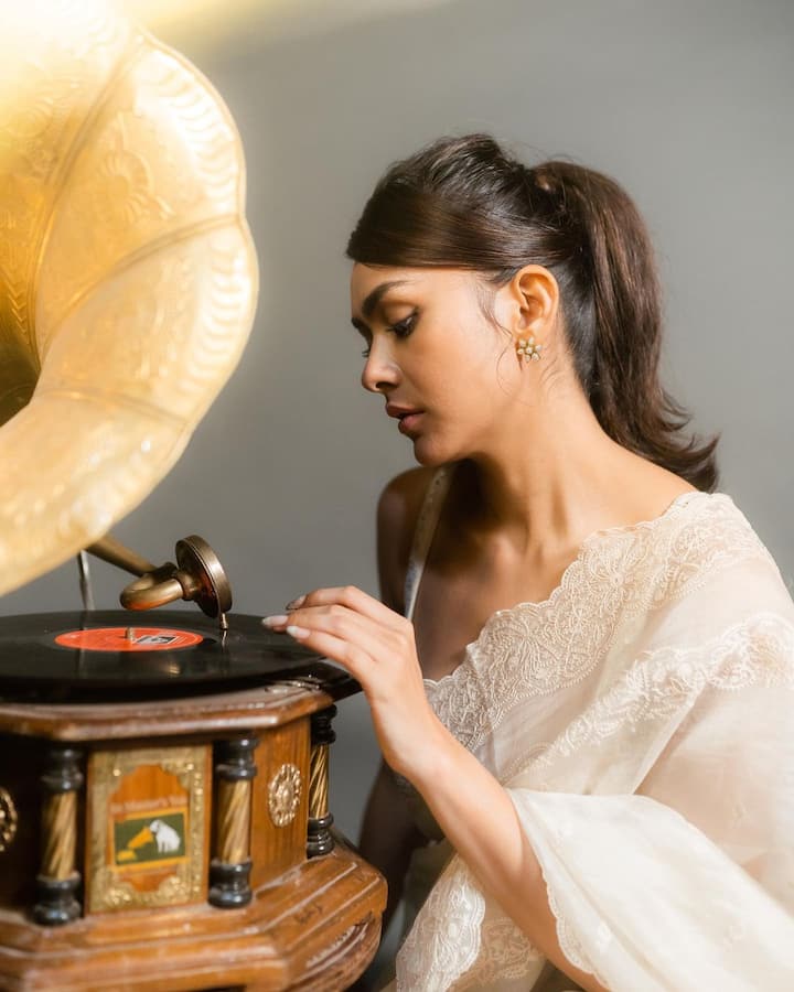 நீயாக அன்று என்னை பார்த்ததும்