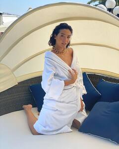 Aybuke Pusat: बेहद ही ग्लैमरस हैं एक्ट्रेस अयबुक पुसात, ‘मिस अर्थ टर्की’ का खिताब कर चुकी हैं अपने नाम, देखें तस्वीरें