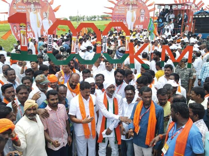 Telangana BJP Chief Bandi Sanjay Completes 1,000 km In His 'Padayatra' Telangana BJP Chief Bandi Sanjay Completes 1,000 km In His 'Padayatra'