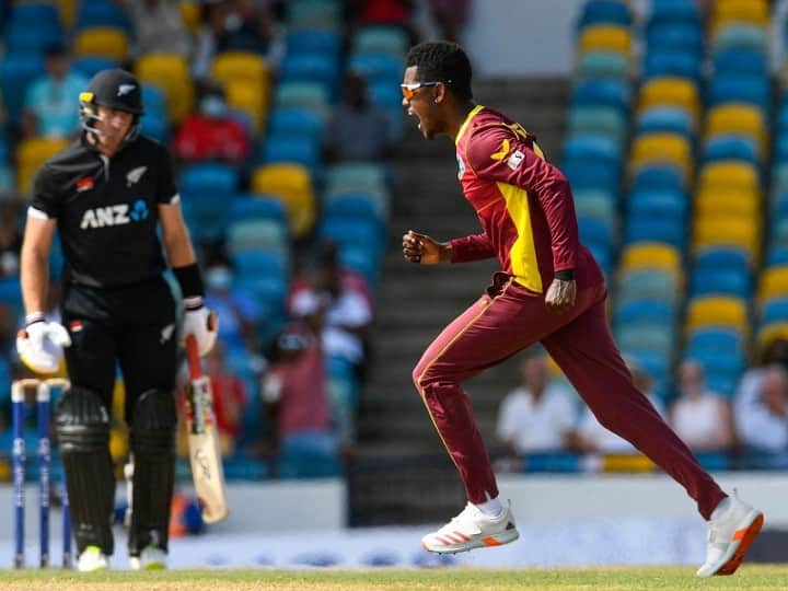 West Indies beat New Zealand by 5 Wickets in WI vs NZ 1st ODI Shamrah Brooks Player of The match NZ vs WI ODI Series: विंडीज गेंदबाजों ने दिखाया दम, पहले वनडे में न्यूजीलैंड को दी एकतरफा शिकस्त