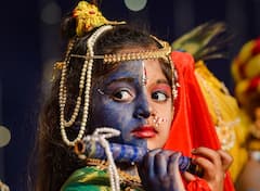 Krishna Janmashtami: কৃষ্ণের সাজে খুদেরা, জন্মাষ্টমীর উৎসবে মাতোয়ারা সারা দেশ