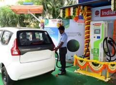 UP News: यूपी में अब पार्किंग में ही मिलेगी इलेक्ट्रिक वाहन चार्ज करने की सुविधा, प्रस्ताव पर लगी मुहर