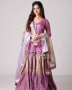 पर्पल शरार सूट में Jannat Zubair ने चलाया हुस्न का जादू, किलर स्माइल से लूट ली महफिल