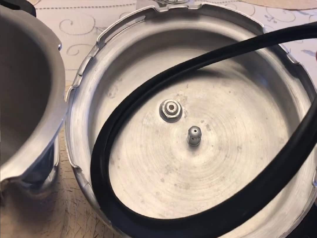 Tips And Tricks To Use Loose Rubber Of Pressure Cooker Cooking Tips