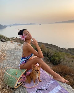 Aybuke Pusat: बेहद ही ग्लैमरस हैं एक्ट्रेस अयबुक पुसात, ‘मिस अर्थ टर्की’ का खिताब कर चुकी हैं अपने नाम, देखें तस्वीरें