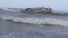 PHOTO : रायगडमध्ये एके-47सह संशयास्पद बोट आढळली; मुंबईत नाकाबंदी, राज्यभरात अलर्ट