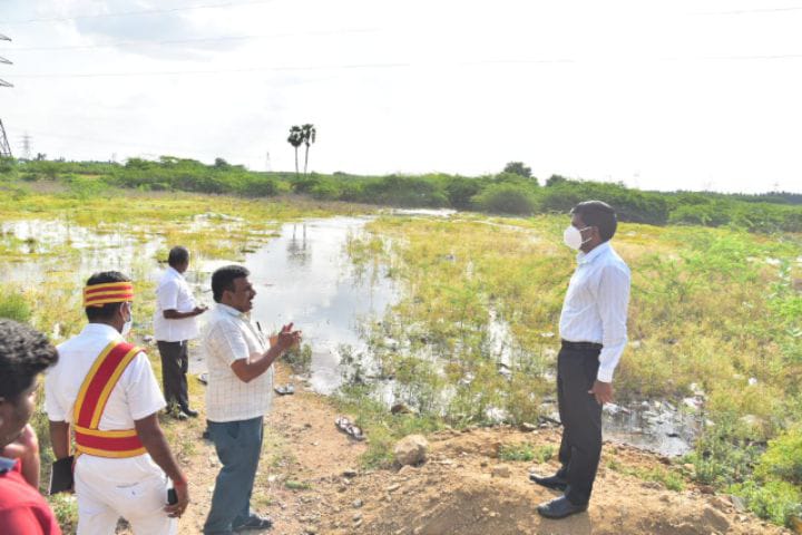 திருச்சி: அரியாற்றங்கரையில் உடைப்பு; விவசாய நிலங்களை சூழ்ந்த நீர்-  மாவட்ட ஆட்சியர் நேரில் ஆய்வு.