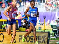 Avinash Sable : बीडच्या अविनाश साबळेच्या कॉमनवेल्थमध्ये पदक विजयानंतर आई-वडिलांचा सन्मान, जिल्हाधिकाऱ्यांकडून खास सत्कार