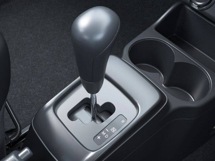नवीन Alto K10 मध्ये 5-स्पीड मॅन्युअल ट्रान्समिशन आणि 5-स्पीड ऑटोमॅटिक ट्रान्समिशन देण्यात आले आहे.