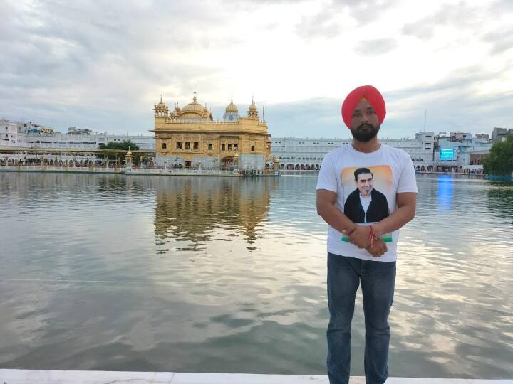 SGPC Demands Action Against Congress Worker Wearing Jagdish Tytler T-shirt At Golden Temple SGPC Demands Action Against Congress Worker Wearing Jagdish Tytler T-shirt At Golden Temple