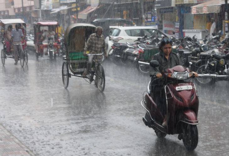weather update IMD issued red alert for Heavy to very heavy rainfall in many districts of odisha on Aug 19 Weather Update: ओडिशा के कई जिलों में भारी से भारी बारिश की संभावना, आईएमडी ने रेड अलर्ट जारी किया