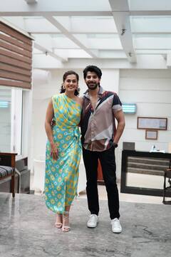 Taapsee Pannu in Kolkata: প্রসেনজিৎ সাক্ষাৎ, কালীঘাটে পুজো, তাপসীর কলকাতা সফরের খুঁটিনাটি