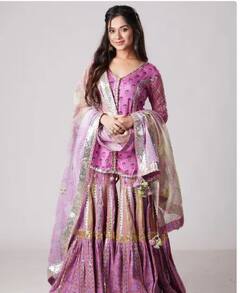 ਪਰਪਲ ਸ਼ਰਾਰਾ ਸੂਟ 'ਚ ਜੰਨਤ ਜ਼ੁਬੈਰ ਨੇ ਚਲਾਇਆ ਹੁਸਨ ਦਾ ਜਾਦੂ, ਕਾਤਲਾਨਾ ਸਮਾਈਲ ਨੇ ਲੁੱਟੀ ਮਹਿਫਿਲ