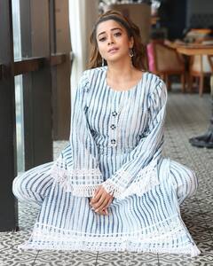 Tina Datta : टीव्ही अभिनेत्री टीना दत्ताचा स्वॅग; फोटो चर्चेत!