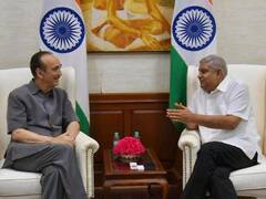 Congress के सीनियर नेता गुलाम नबी आजाद ने उपराष्ट्रपति जगदीप धनखड़ से की मुलाकात