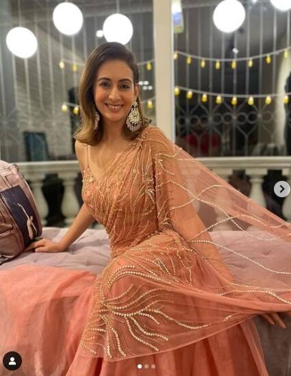 'মহব্বতে' ছবি দিয়েই বলিউড পা রাখেন প্রীতি। এই ছবির জন্য তিনি দর্শকের নজর কাড়েন।