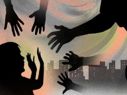 Kerala : Fathers friends Sexual assault teenage daughter one arrested Crime : 16 வயது சிறுமியை வன்கொடுமை செய்த தந்தையின் நண்பர்கள்! பள்ளி மூலம் தெரிந்த பகீர் உண்மை!