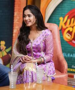 ਪਰਪਲ ਸ਼ਰਾਰਾ ਸੂਟ 'ਚ ਜੰਨਤ ਜ਼ੁਬੈਰ ਨੇ ਚਲਾਇਆ ਹੁਸਨ ਦਾ ਜਾਦੂ, ਕਾਤਲਾਨਾ ਸਮਾਈਲ ਨੇ ਲੁੱਟੀ ਮਹਿਫਿਲ