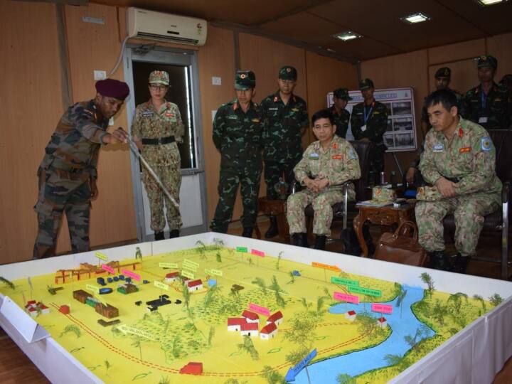 21 दिनों तक चलने वाली इस एक्सरसाइज में दोनों देशों की स्पेशल फोर्सेज स्पेशल ऑपरेशन्स, काउंटर टेरेरिस्ट ऑपरेशन्स और एयर-बोर्न ऑपरेशन्स में हिस्सा लेंगी. पर्वतीय इलाकों में पारंपरिक और गैर-पारंपरिक युद्ध-परिदृश्य में इस एक्सरसाइज को किया जा रहा है.