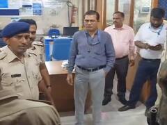 Jamshedpur Bank Robbery: खुद को CBI बताकर बदमाशों ने बैंक में डाला डाका, 35 लाख लूटकर हुए फरार