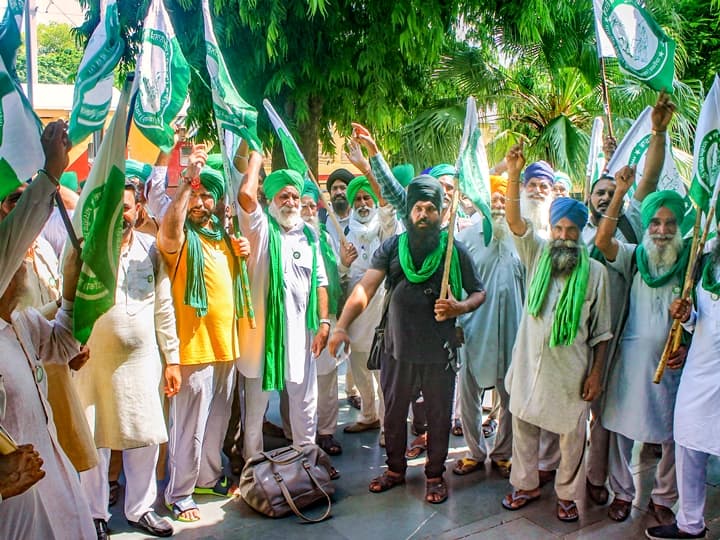 Uttar Pradesh: SKM Begins 75-Hour-Long Protest In Lakhimpur Kheri Seeking 'Justice' For October 3 Violence UP: SKM Begins 75-Hour-Long Protest In Lakhimpur Kheri Seeking 'Justice' For October 3 Violence