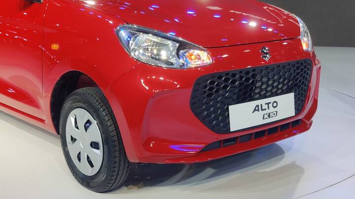 2022 Alto K10 पुरानी ऑल्टो से थोड़ी बड़ी है, इसकी चौड़ाई 1,490 मिमी, लंबाई 3,530 मिमी और ऊंचाई 1,520 मिमी है और इसका व्हीलबेस 2,380 मिमी का है.