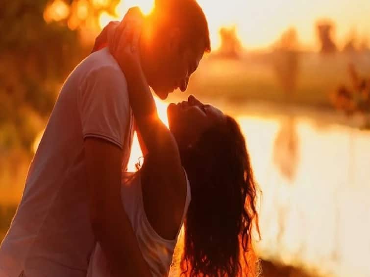 Relationship tips: 4 rituals to deepen intimacy in your relationship Relationship tips:  அன்பா ஒரு முத்தம்.. ஆதரவா ஒரு அணைப்பு.. அடடே காதலுக்கு அழகான 4 டிப்ஸ்!!