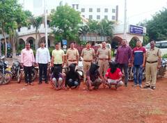 Baramati : वर्दळीच्या ठिकाणाहून दुचाकी चोरणारी टोळी केली जेरबंद, 27 गाड्या हस्तगत