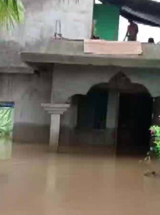 राज्यातील 10 जिल्ह्यांना या पुराचा फटका