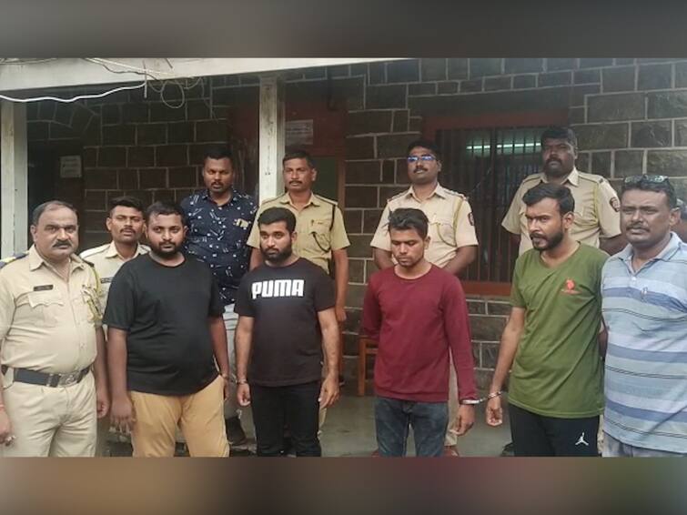 6 pistols and 30 Live Cartridges worth about 38 Lakhs seized by chopda city police in Jalgaon Jalgaon News : 6 गावठी कट्टे आणि 30 जिवंत काडतुसांसह सुमारे 38 लाखांचा मुद्देमाल जप्त;