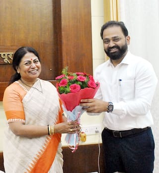 नागपूरच्या आरोग्याला मिळणार बळ, नवे जिल्हाधिकारी डॉ. विपीन इटनकर यांनी पदभार स्वीकारला