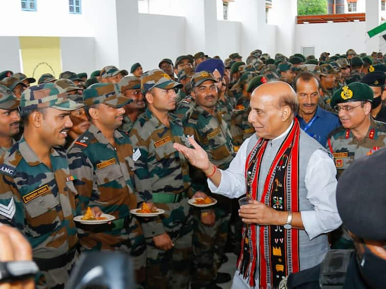 Rajnath singh reveals he wanted to join in Indian army Rajnath Singh: ராணுவத்தில் சேர விரும்பினேன்... இந்த சீருடையில் ஒரு வசீகரம் உள்ளது... ராஜ்நாத் சிங் உருக்கம்!