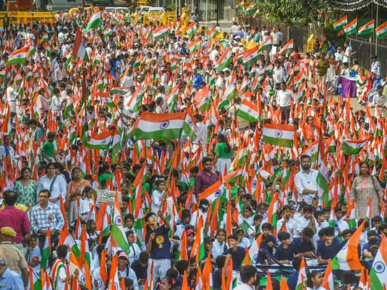 ‘Har Ghar Tiranga’: The Heart, The State, And The Indian Constitution Har Ghar Tiranga: அனைத்து வீடுகளிலும் தேசிய கொடியும் இந்திய அரசியலமைப்புச் சட்டமும்...!