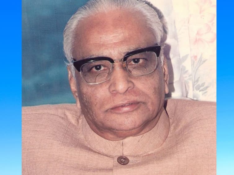 Indian politician and maharashtra former cm Sudhakarrao Naik birth anniversary  Sudhakarrao Naik : महाराष्ट्राचा पाणीदार नेता सुधाकरराव नाईक,  त्यांना जलनायक का म्हटले जाते?