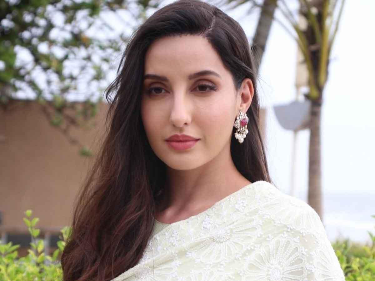 जब स्ट्रगलिंग के दिनों में वेट्रेस बन गई थीं Nora Fatehi, इस वजह से बोली थीं- 'ये आसान नहीं था