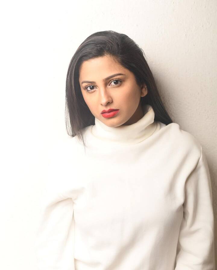 रुचाने तिच्या राशीच्या व्यक्तिरेखेने प्रेक्षकांचे खूप मनोरंजन केले होते. त्याचबरोबर रुचा तिच्या प्रेग्नेंसीच्या बातम्यांमुळे चर्चेत राहिली आहे.(फोटो सौजन्य :ruchahasabnis/इंस्टाग्राम)