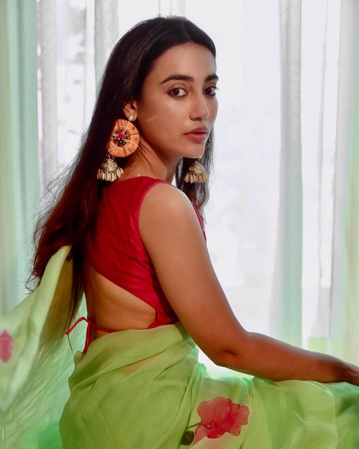 सुरभि ज्योति को टीवी सीरियल ‘कुबूल है’ में ‘जोया फारूकी’ के किरदार के लिए जाना जाता है. वह एकता कपूर (Ekta Kapoor) के शो ‘नागिन’ में भी नजर आ चुकी हैं.