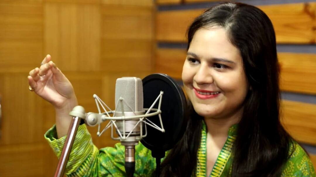 Sayani Palit: Sayani Palit shares her working experience in music world with ABP Live Sayani Palit: হঠাৎ দেখা, তারপরেই বঙ্গকন্যাকে গান রেকর্ড করতে বলেছিলেন শঙ্কর-এহসান-লয়