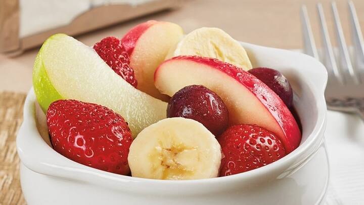 લો કાર્બોહાઇડ્રેઇટ  અને ફાઇબરથી ભરપૂર  ડાઇટ લેવાથી ફેટને ઓછું કરી શકાય છે. ડાયટમાં તાજા સિઝનલ ફળો અને સલાડને ભરપૂર માત્રામાં સામેલ કરો