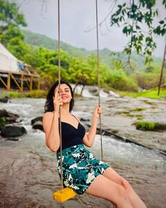 Malti Chahar Photo: ક્રિકેટર દિપક ચહરની બહેને નદી કિનારે આપ્યા કિલ્લર પોઝ