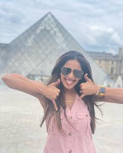 Samyuktha Shanmuganathan : பாரிஸில் இருக்கும் நடிகை சம்யுக்தா சண்முகநாதனின் புகைப்படங்கள்!