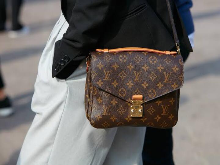 Just got my first preloved LV in the mail and the handles got misshapen  during transport. Please help me fix! I love her already 🥲 : r/Louisvuitton