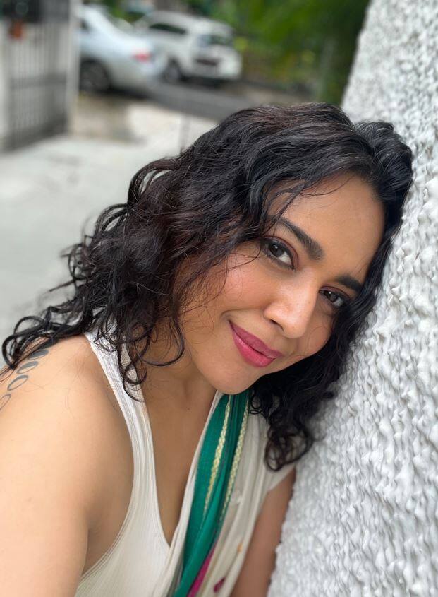 आपल्या अभिनयाच्या जोरावर तिनं चाहत्यांच्या मनावर राज्य केलंय.(photo: reallyswara/ig)