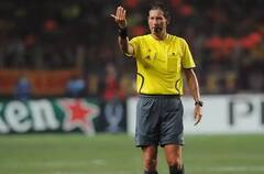 বছর শেষে ফুটবল বিশ্বকাপ, দেখে নিন সেরা ১০ রেফারিকে