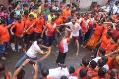 पनवेल येथे 276 वर्षांचा पारंपरिक दहीहंडी उत्सव साजरा, 'कोरड्या' मारण्याची परंपरा